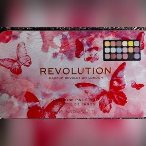 Revolution Eye shadow palette